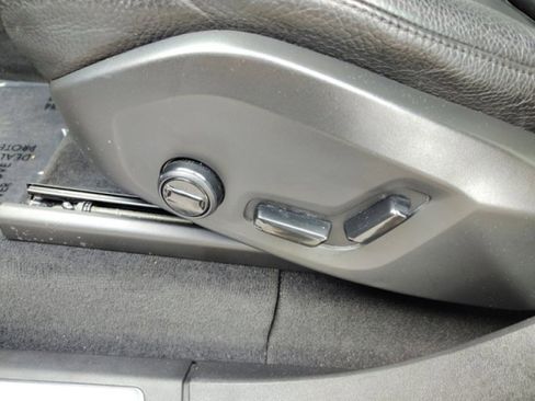 Used 2021 Volvo XC90 T6 Momentum w/ Advanced Package image 12