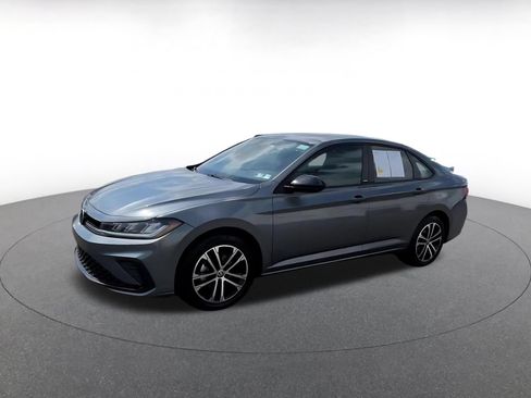 Used 2025 Volkswagen Jetta Sport FWD image 7