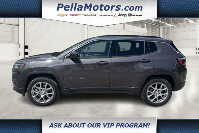 Used 2024 Jeep Compass Latitude AWD/4WD image 6