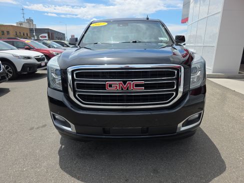 Used 2017 GMC Yukon SLT w/ Open Road Package AWD/4WD image 4