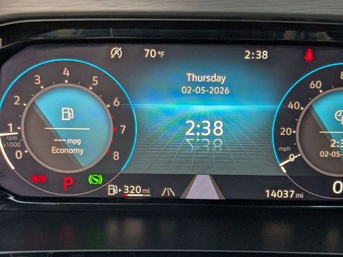 Used 2025 Volkswagen Atlas Cross Sport SE image 18