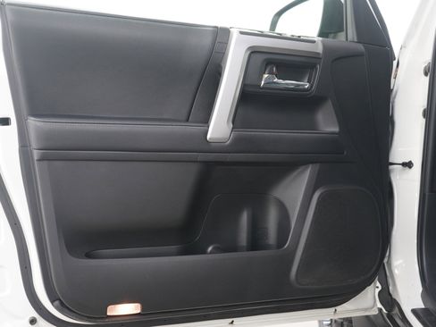 Used 2020 Toyota 4Runner SR5 Premium image 20