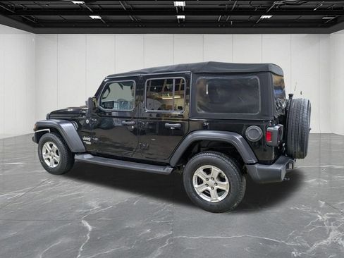 Used 2019 Jeep Wrangler Unlimited Sport S image 3