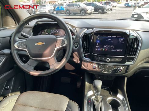 Used 2023 Chevrolet Traverse High Country image 17