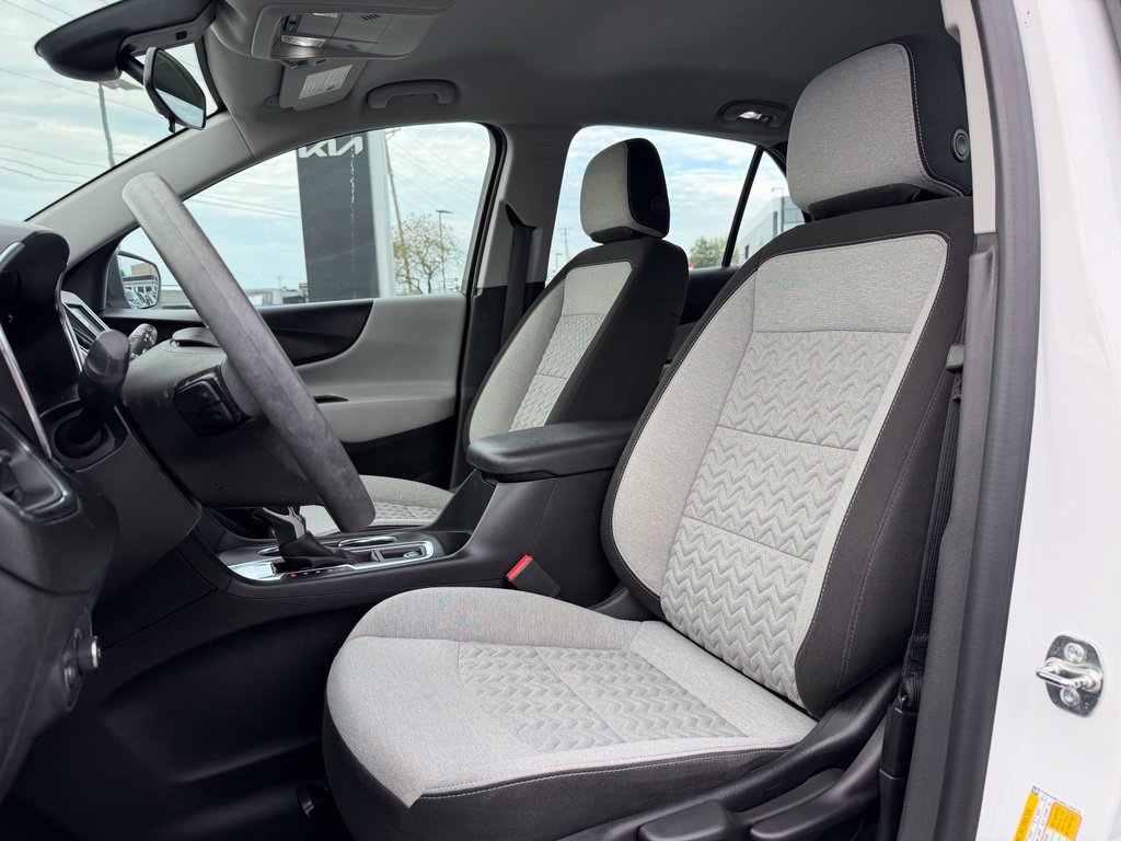 Used 2024 Chevrolet Equinox LS w/ Driver Confidence II Package FWD image 11