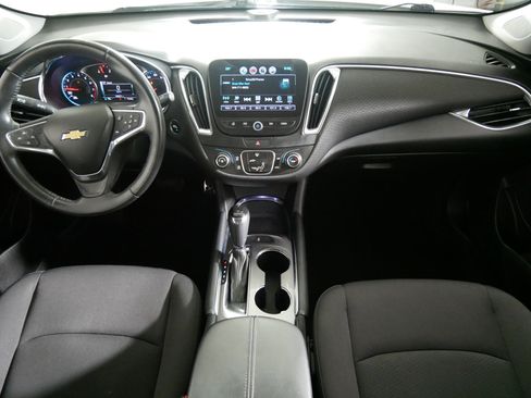 Used 2017 Chevrolet Malibu LT image 10