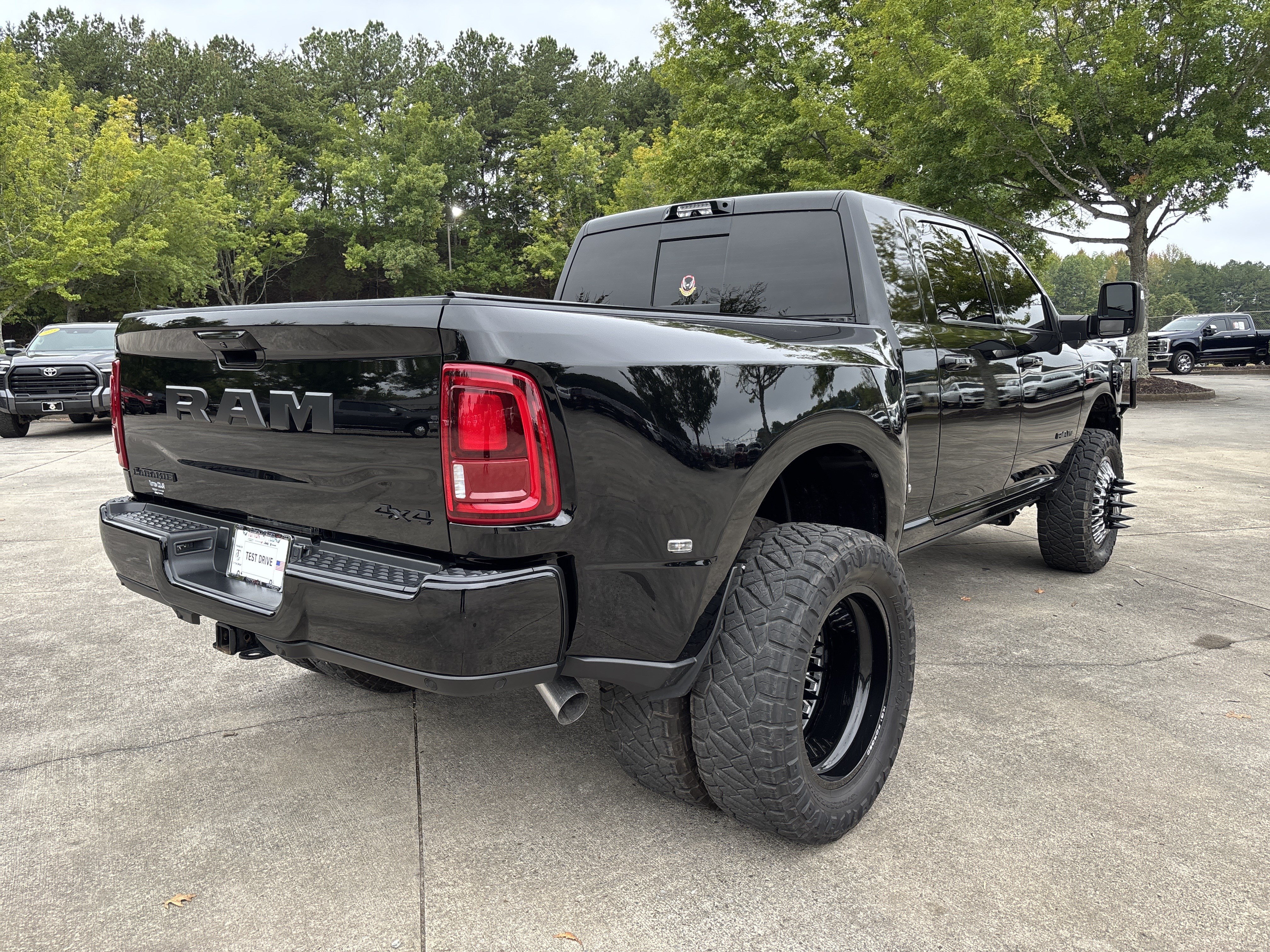 Used 2025 RAM 3500 Laramie w/ Night Edition AWD/4WD image 8