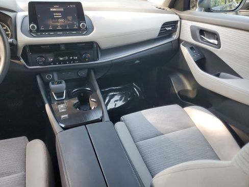 Certified 2021 Nissan Rogue SV FWD image 14