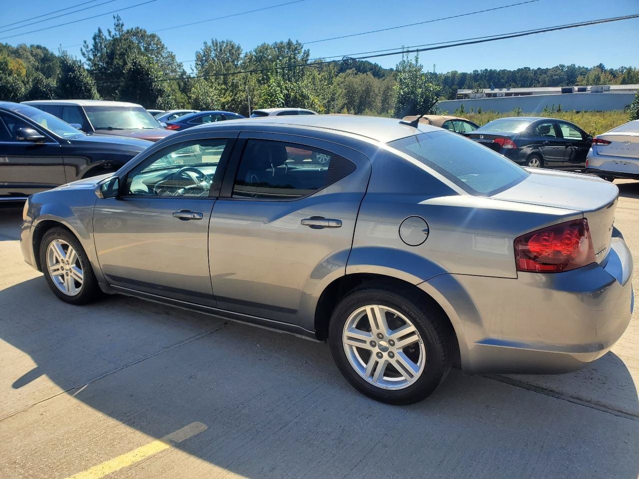 Used 2012 Dodge Avenger SXT FWD image 11