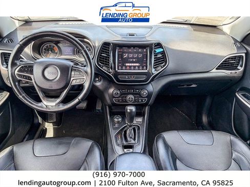 Used 2019 Jeep Cherokee Limited AWD/4WD image 11