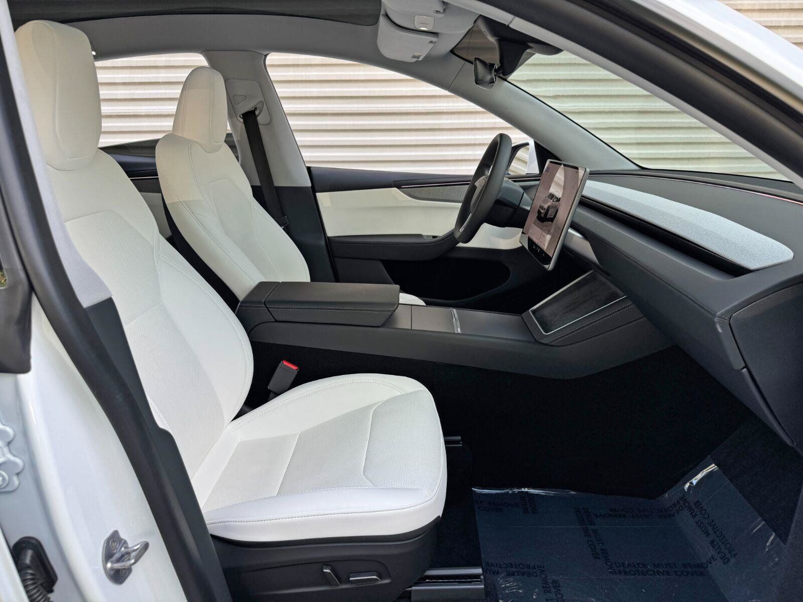 Used 2026 Tesla Model Y Long Range AWD/4WD image 16