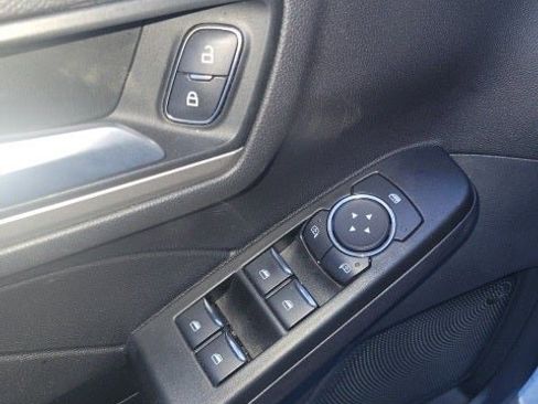 Used 2021 Ford Escape SE image 13