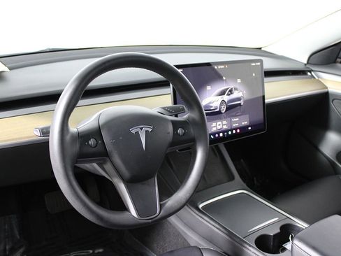 Used 2023 Tesla Model 3 Standard Range image 8