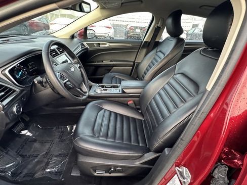 Used 2019 Ford Fusion SEL image 25