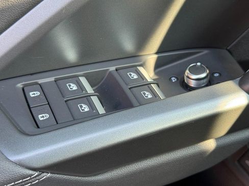 Used 2025 Audi Q3 2.0T Premium w/ Convenience Package image 24