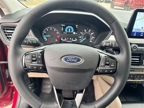 Used 2022 Ford Escape SEL image 15
