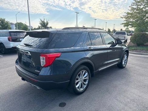 Used 2023 Ford Explorer XLT w/ Equipment Group 202A AWD/4WD image 7