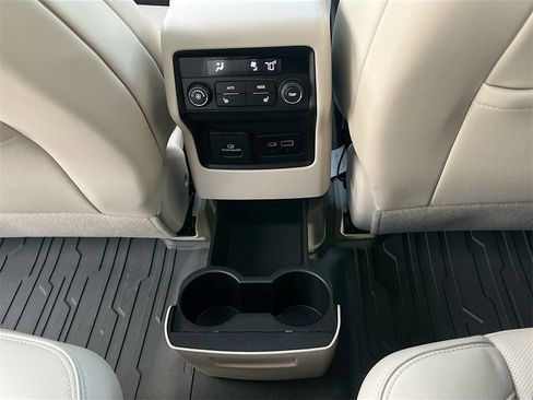 Used 2023 GMC Acadia Denali w/ Denali Ultimate Package image 27