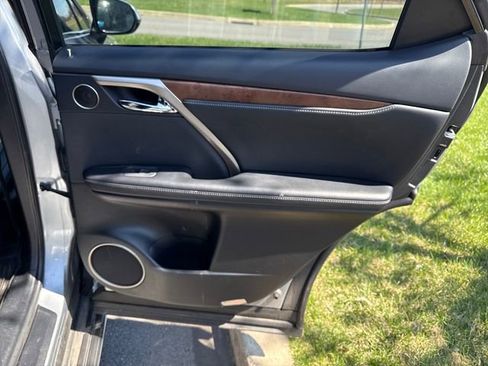 Used 2022 Lexus RX 350L Premium w/ Premium Package image 16