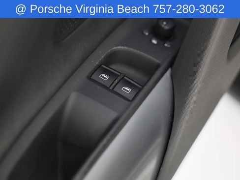 Used 2011 Audi R8 V10 AWD/4WD image 22