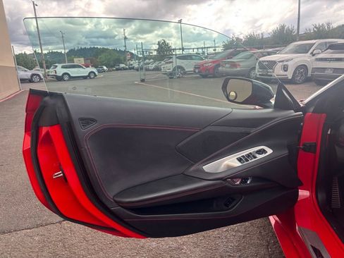 Used 2022 Chevrolet Corvette Stingray Convertible w/ Z51 Performance Package RWD image 16