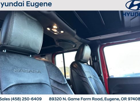 Used 2022 Jeep Wrangler Unlimited Sahara w/ Cold Weather Group image 21