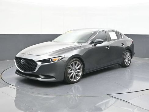 Used 2020 MAZDA MAZDA3 Sedan w/ Select Package FWD image 4