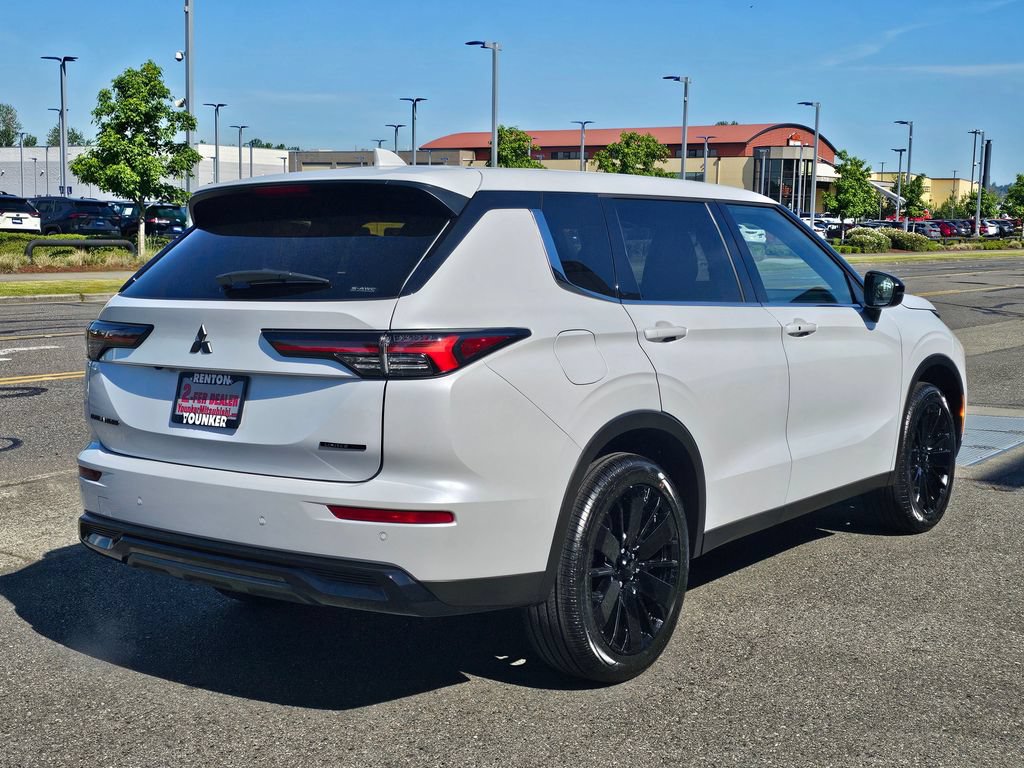 Used 2026 Mitsubishi Outlander LE AWD/4WD image 5