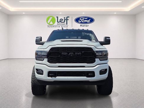Used 2024 RAM 2500 Limited AWD/4WD image 2