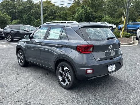 Certified 2025 Hyundai Venue SEL FWD image 5