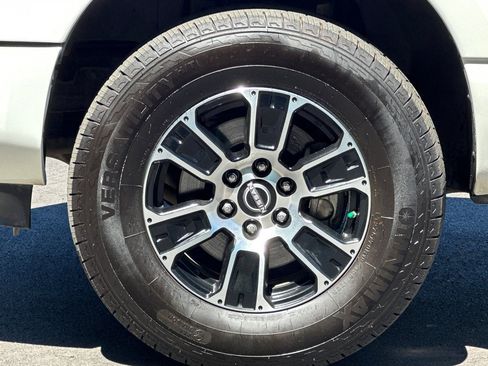 Used 2023 Nissan Titan SV AWD/4WD image 32