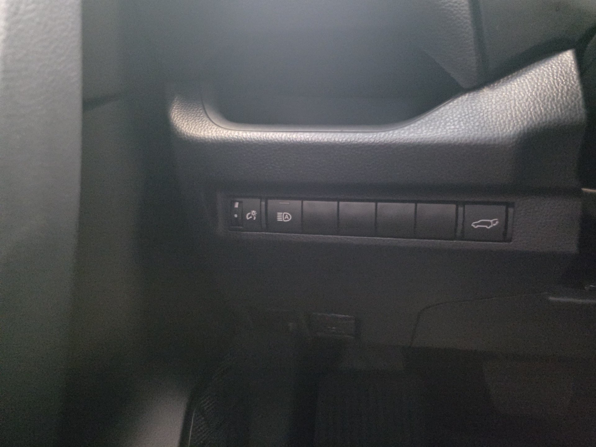 Used 2023 Toyota RAV4 XLE w/ Convenience Package FWD image 21