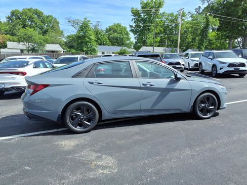 Used 2023 Hyundai Elantra SEL FWD image 28