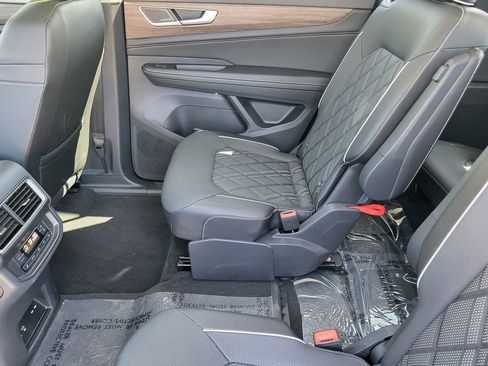 Used 2025 Volkswagen Atlas SEL Premium R-Line AWD/4WD image 28