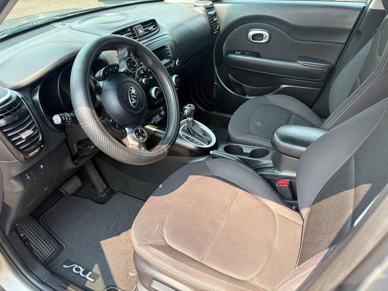 Used 2015 Kia Soul FWD image 10