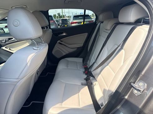 Used 2020 Mercedes-Benz GLA 250 4MATIC image 15