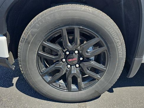 Used 2024 GMC Sierra 1500 Elevation AWD/4WD image 4