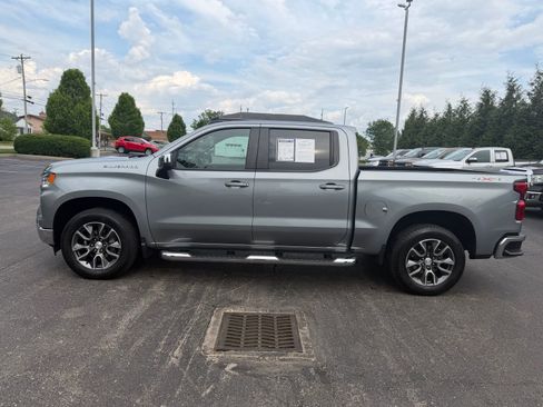 Used 2023 Chevrolet Silverado 1500 LT w/ Convenience Package II AWD/4WD image 2