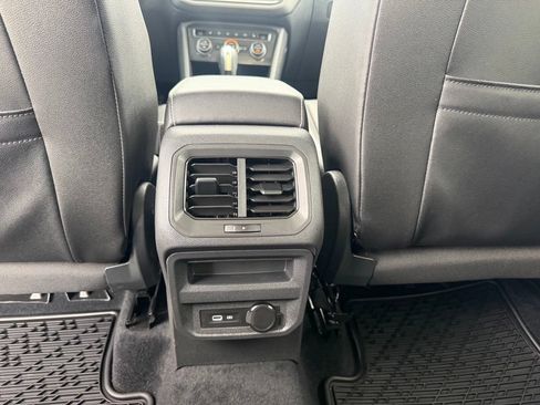 Used 2021 Volkswagen Tiguan SE w/ Panoramic Sunroof Package AWD/4WD image 22