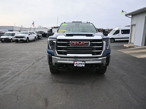 Used 2024 GMC Sierra 3500 SLT w/ SLT Premium Package image 14