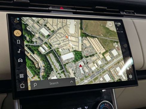 Used 2023 Land Rover Range Rover SE image 16