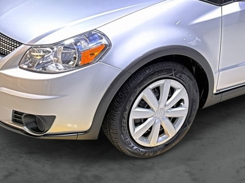 Used 2011 Suzuki SX4 AWD Hatchback image 7