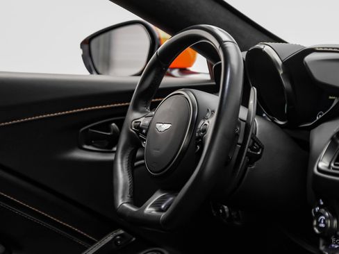Used 2020 Aston Martin V8 Vantage Coupe RWD image 58