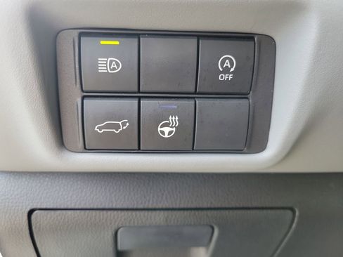 Used 2023 Toyota Highlander Limited image 33