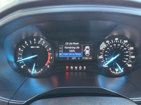 Used 2017 Ford Edge SE image 23