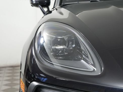 New 2026 Porsche Macan GTS AWD/4WD image 11