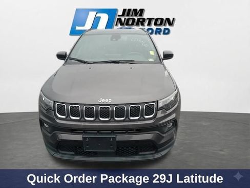 Used 2024 Jeep Compass Latitude AWD/4WD image 3
