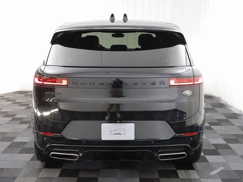 Used 2023 Land Rover Range Rover Sport SE Dynamic image 16