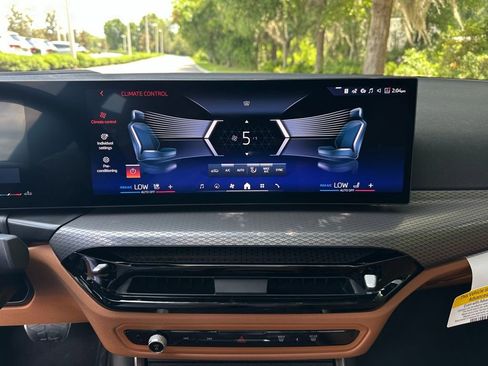 New 2026 BMW 330i Sedan w/ M Sport Package RWD image 17