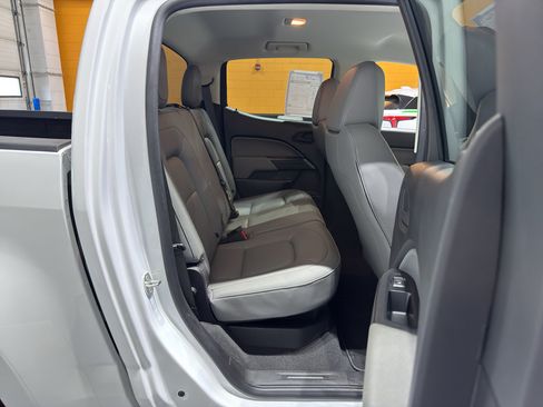 Used 2022 Chevrolet Colorado W/T AWD/4WD image 18